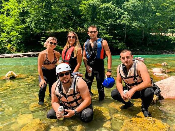 RAFTING NA TARI SA PRIJATELJIMA