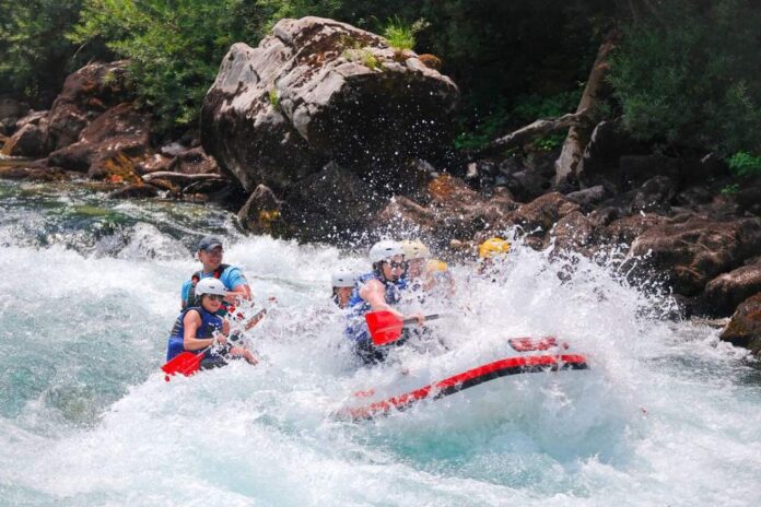 Rafting na Tari – Trideset sekundi slobodnog leta (kad čamac zameni krila)