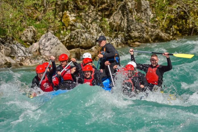 Rafting na Tari i trenuci koji ne stanu na fotografiju
