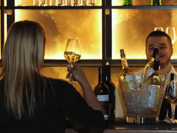 Noćni eventi u Fabrika Events-u – Zašto su letnje večeri savršene za eleganciju i dobru atmosferu?