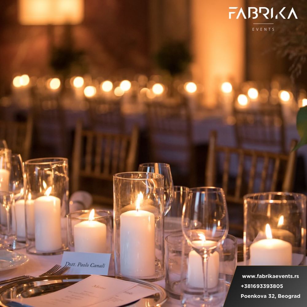 Noćni eventi u Fabrika Events-u – Zašto su letnje večeri savršene za eleganciju i dobru atmosferu?