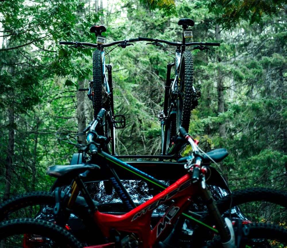 Krovna kutija ili krovni nosač – šta odabrati?