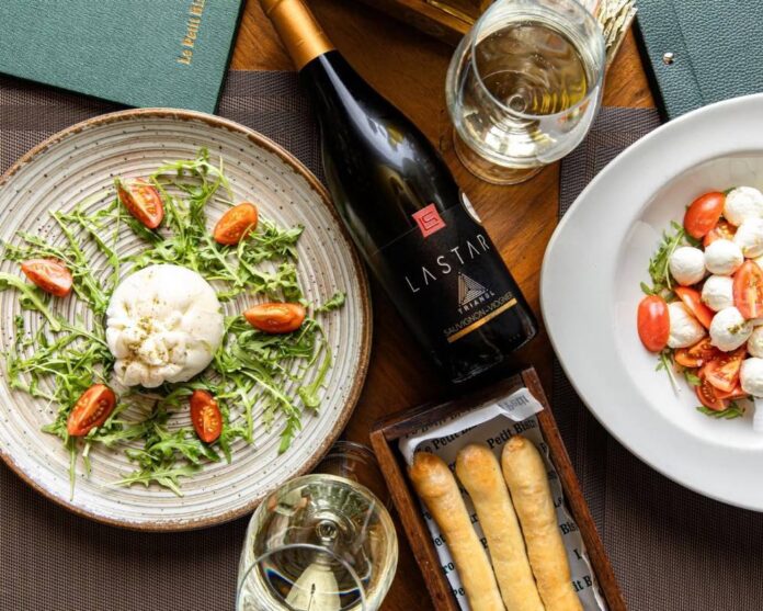 Vaš omiljeni kutak za uživanje - Le Petit Bistro Vračar