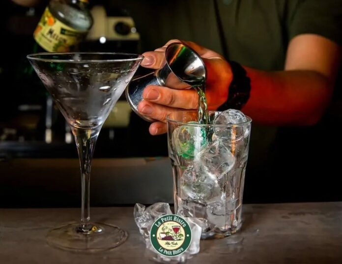 Uvek je pravo vreme za dobar koktel! Le Petit Bistro Vračar – mesto gde izlazak dobija bolji ukus