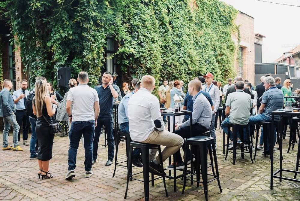 Fabrika Events - okupljanje van kancelarije nije pauza od posla, već deo uspeha