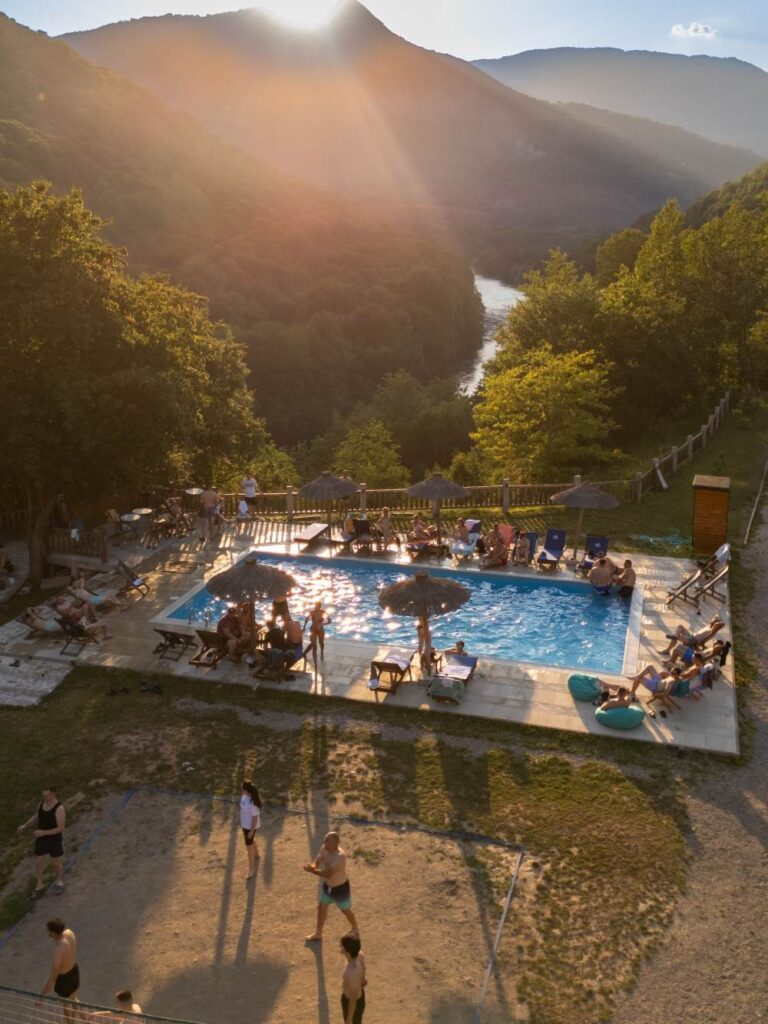 Posebna ponuda za rafting na Tari – prvi avgustovski vikend u Rajskoj rijeci uz 10% popusta